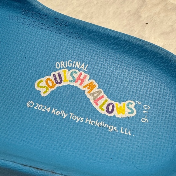 Squishmallow Sandals Slides Pineapple Blue Women’s Size 9/10 EUC Cute Fun Kitsch - Picture 12 of 12